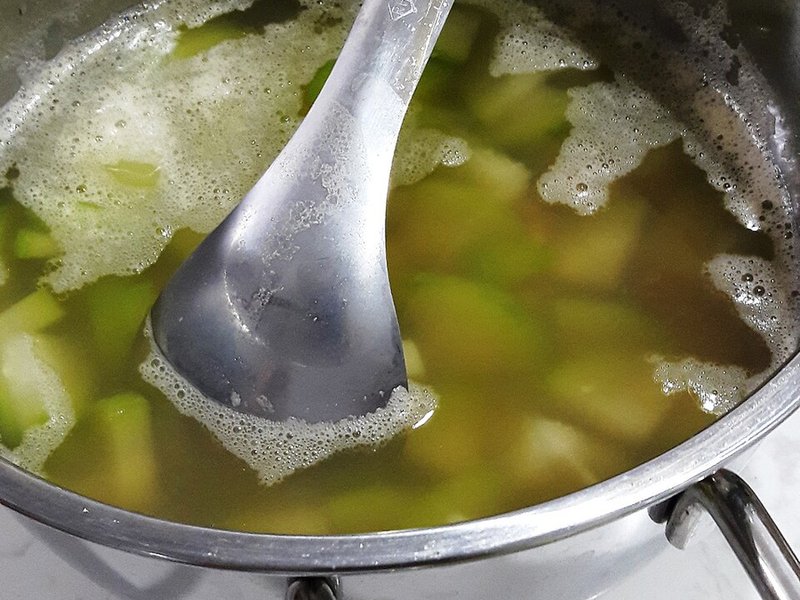 Canh bí đao sườn