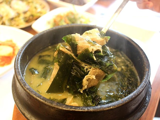 Canh rong biển thịt