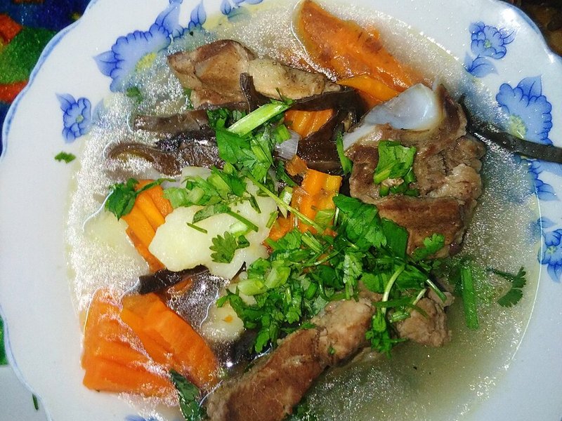 Canh sườn củ cải đỏ