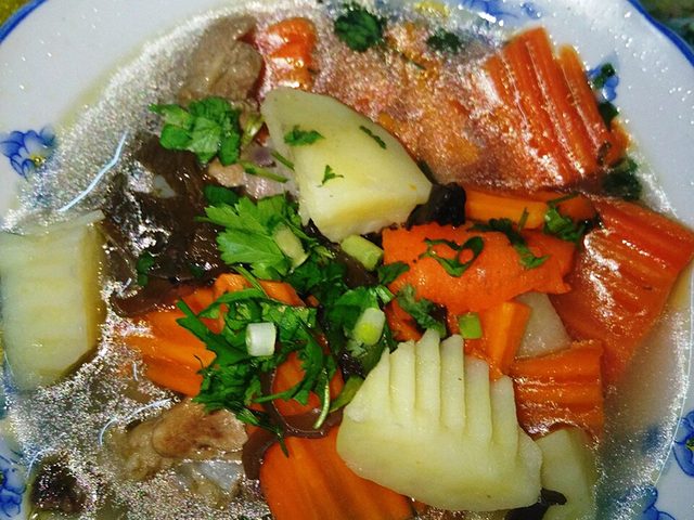 Canh sườn hạt sen