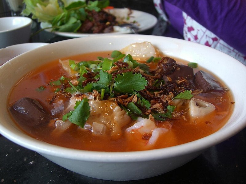 Canh Thịt heo xay lá cách
