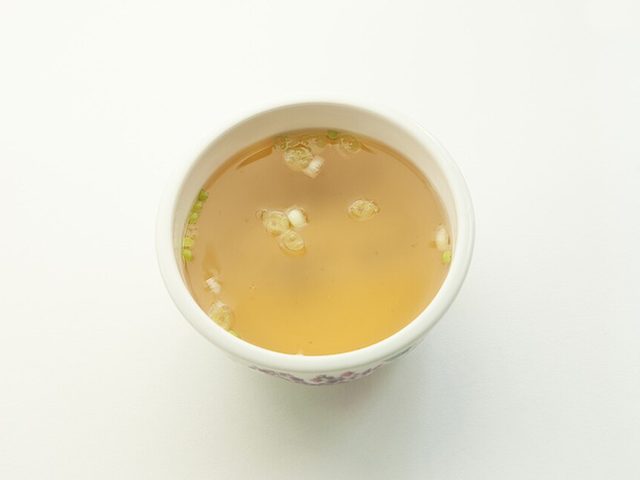 Canh Ốc vặn lá cách