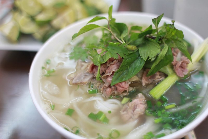 Canh Thịt bò úc lá cách