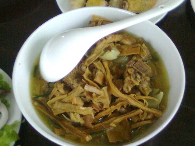 Canh Bạch tuộc nhỏ măng tươi