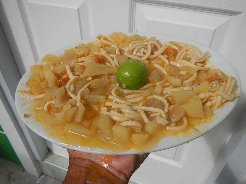 Canh Sò điệp ngò gai