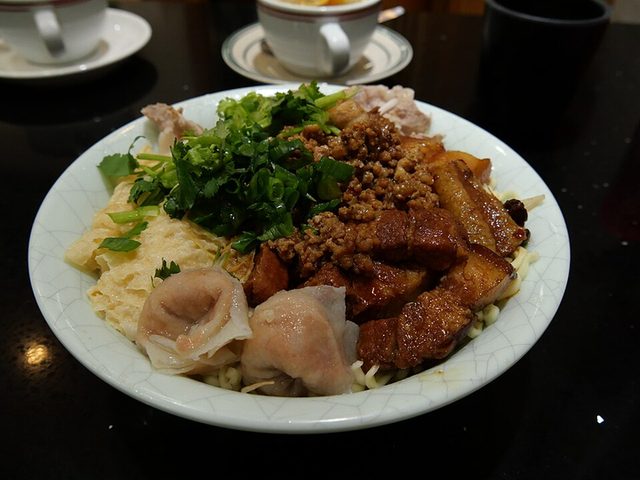 Canh Thịt bò Úc slice ngò gai