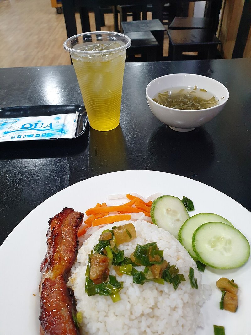 Canh Sườn non me