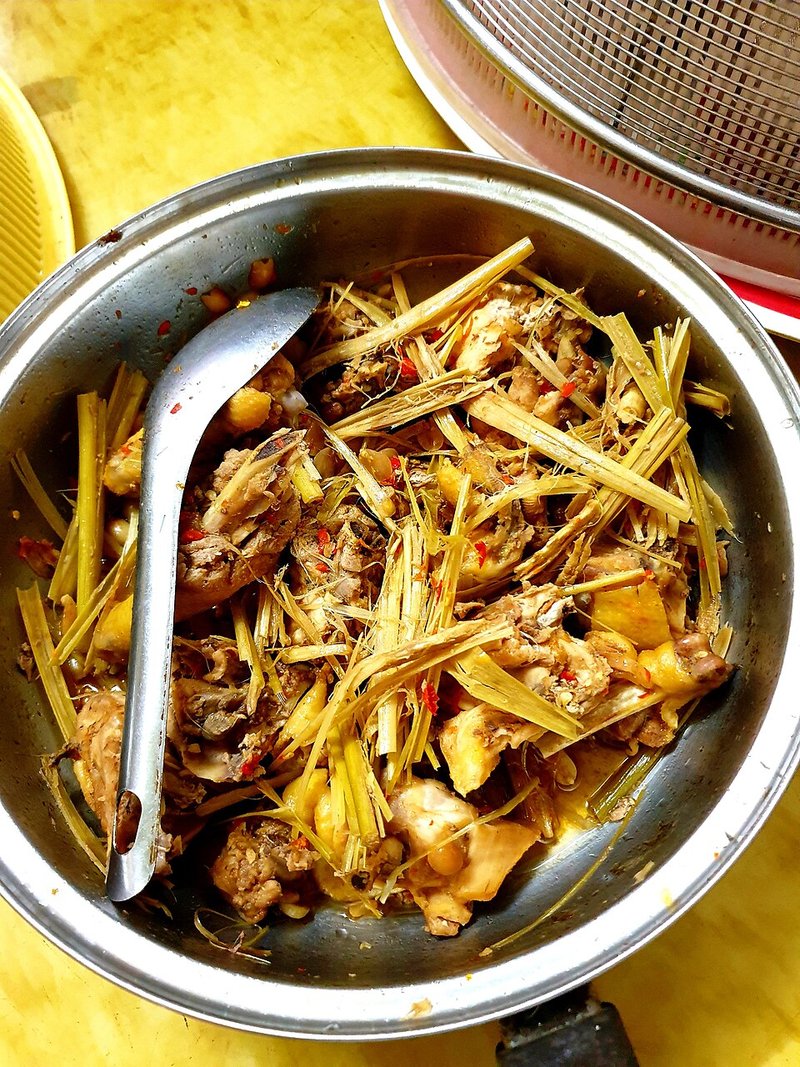 Canh Gà ta mái bạc hà