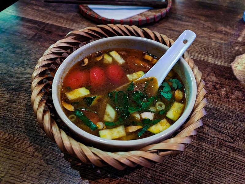 Gà công nghiệp kho sả cây