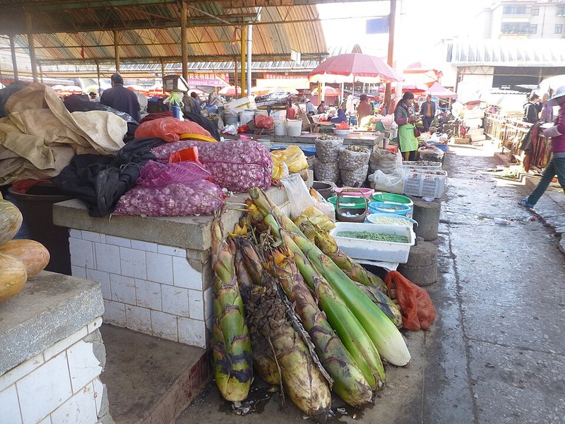 Ốc vặn kho ớt trái