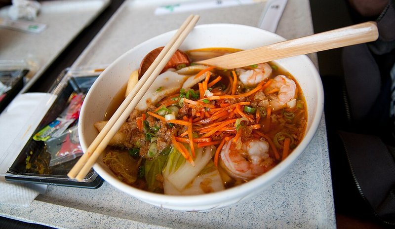 Gà ta kho nước dừa