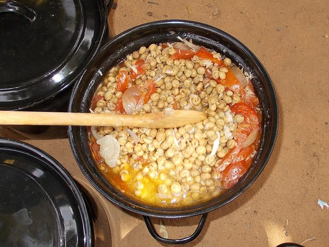 Vịt biển kho nước dừa