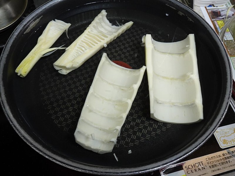 Thịt heo nạc kho nước dừa