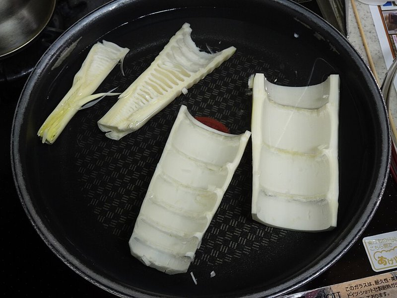 Cá kèo sống kho sả