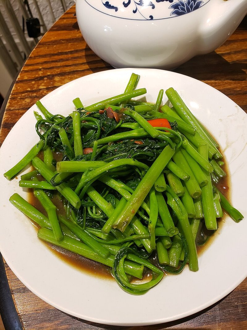 Thịt heo ba chỉ kho nước dừa