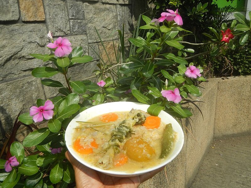 Mực kho lá quế