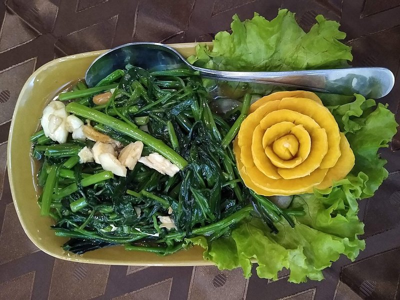 Tôm kho nước màu