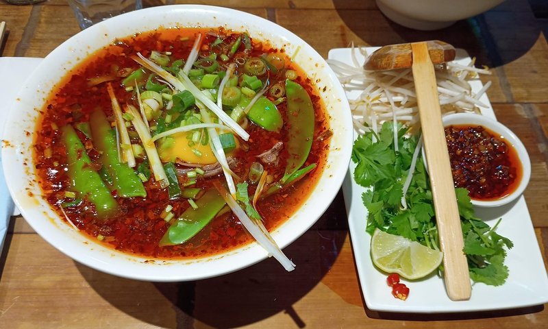 Thịt bò kho trứng cút