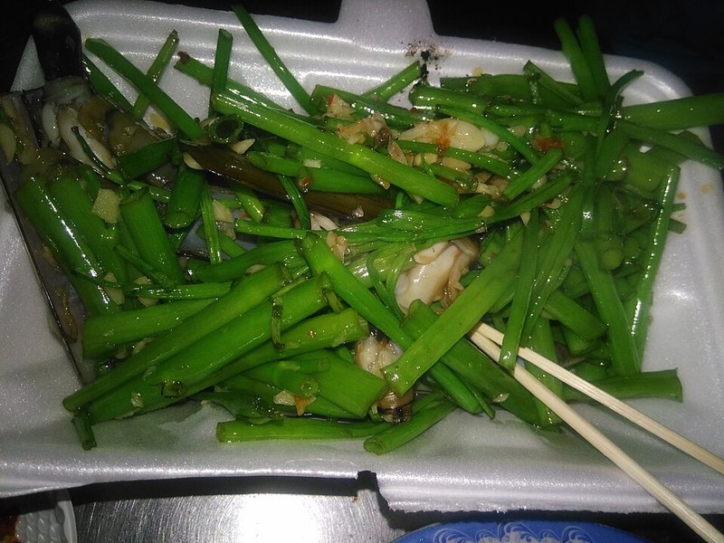 Ốc móng tay kho đậu phộng