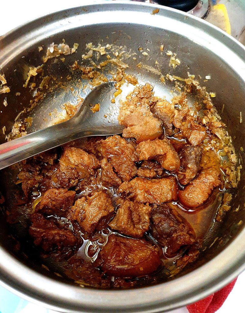 Sườn non heo kho đậu phộng