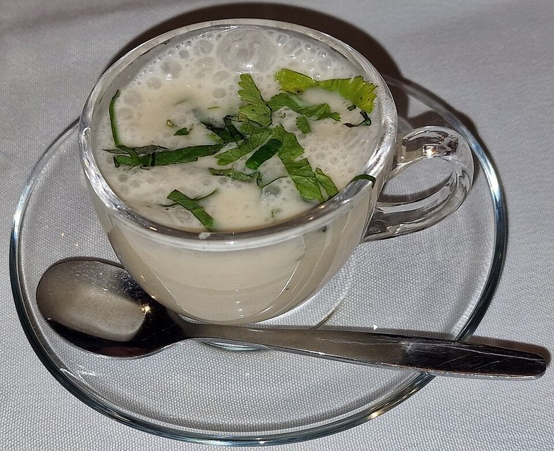 Tôm thẻ kho đậu phộng