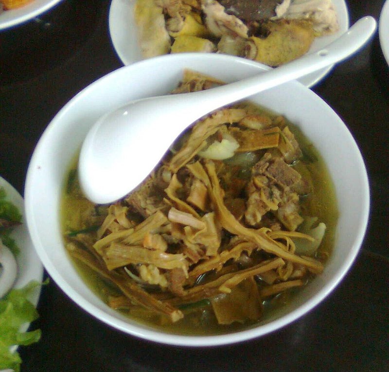Măng kho thịt