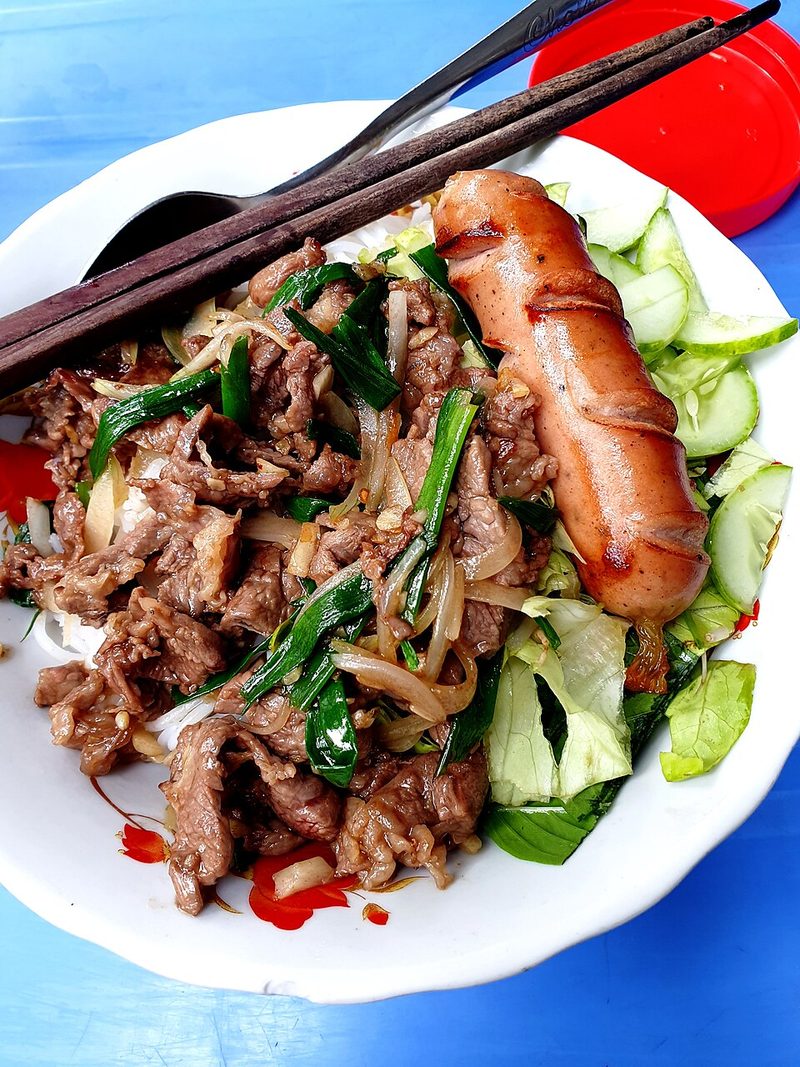 Thịt bò xào cần