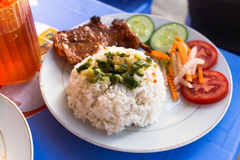 Thịt xào nấm rơm