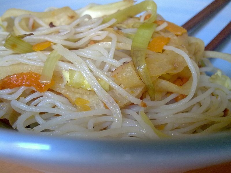 Cá nục xào cải thảo