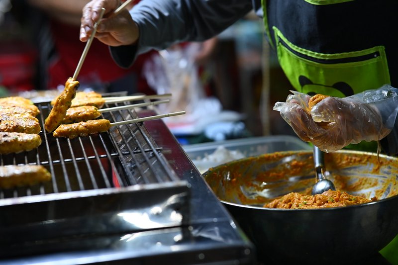 Gà ta trống xào đậu Hà Lan