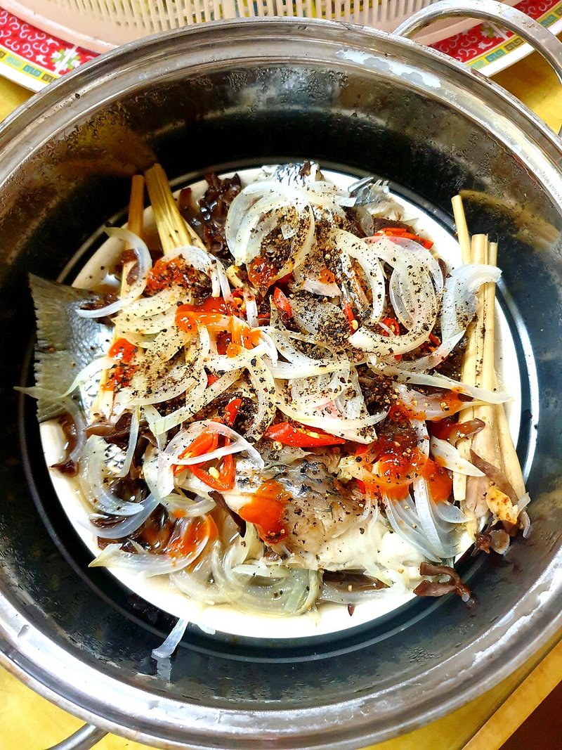 Cá chép xào bông cải xanh