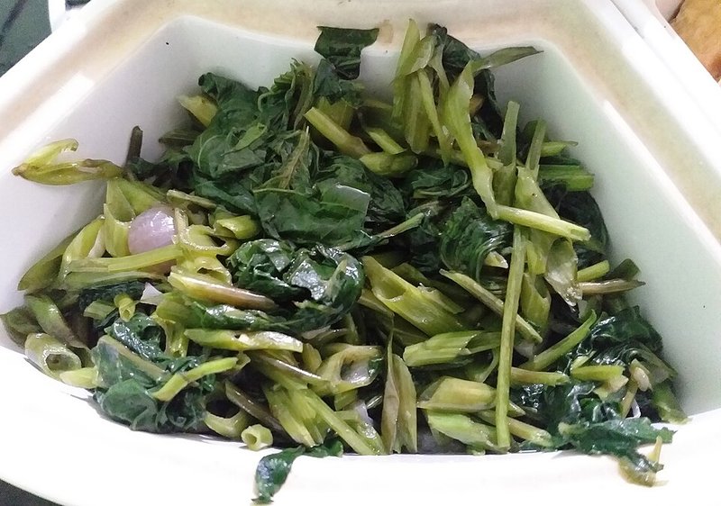 Tôm hùm xào đậu que