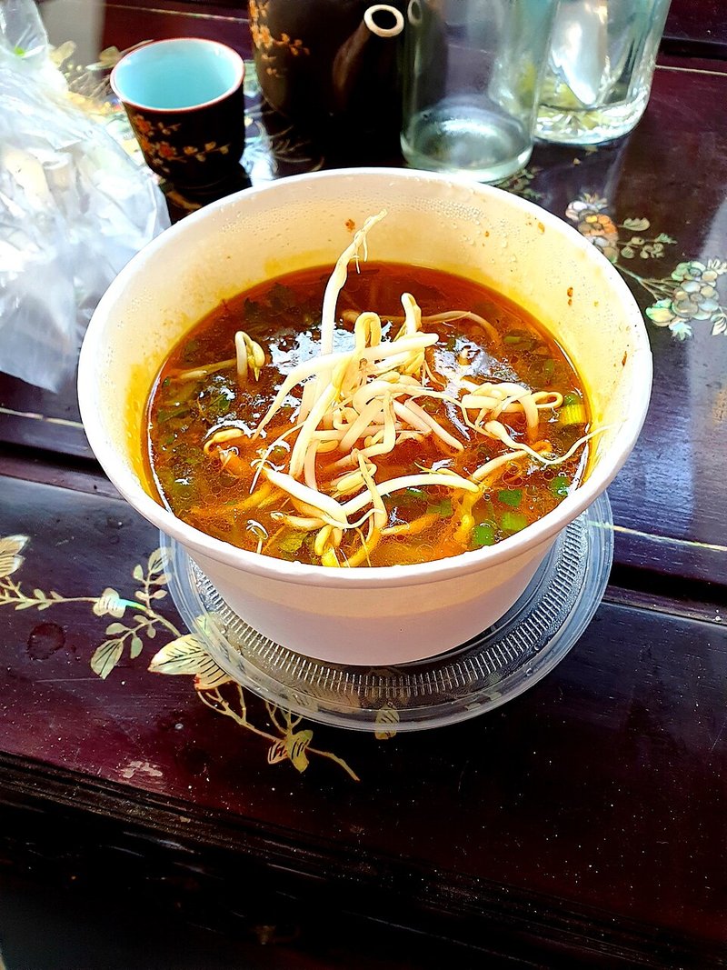 Cá chim trắng xào nấm đông cô