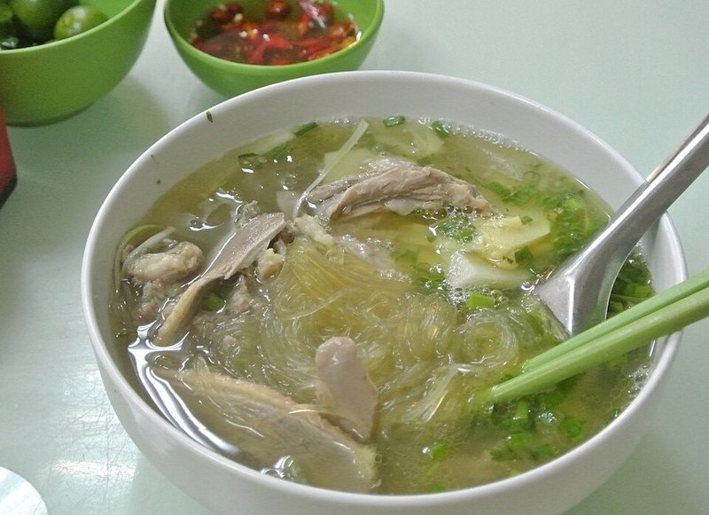 Cá lóc đen xào nấm đông cô