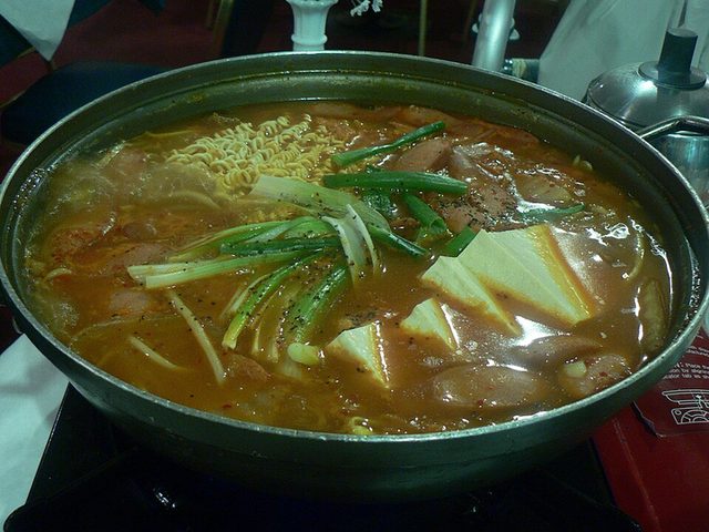 Cá rô phi xào hành tây
