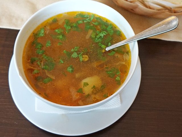 Thịt heo nạc xào cải thảo
