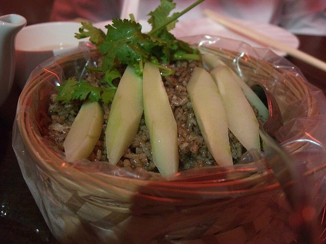 Tôm sú lớn xào cải thảo