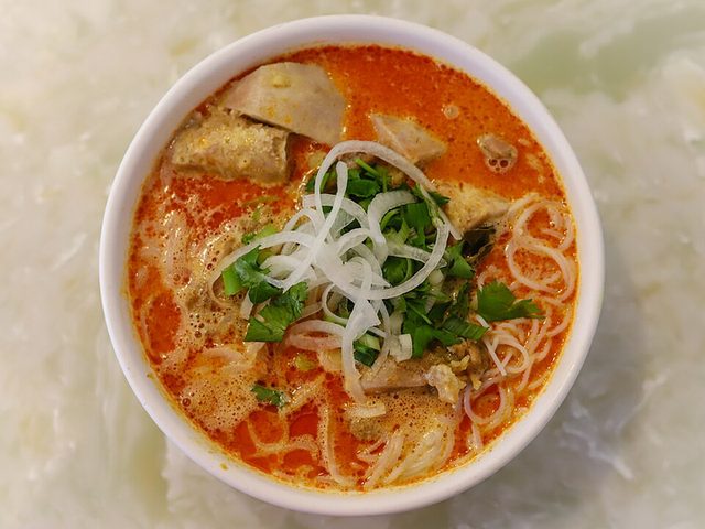 Cá chim trắng xào ớt chuông